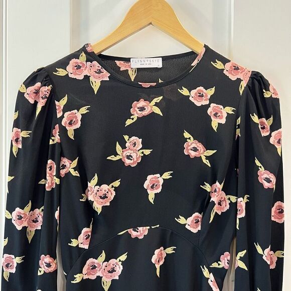 New Flynn Skye Elena Mini Dress Night Heavens Size XS Black Floral Open Back NWT - Picture 4 of 12